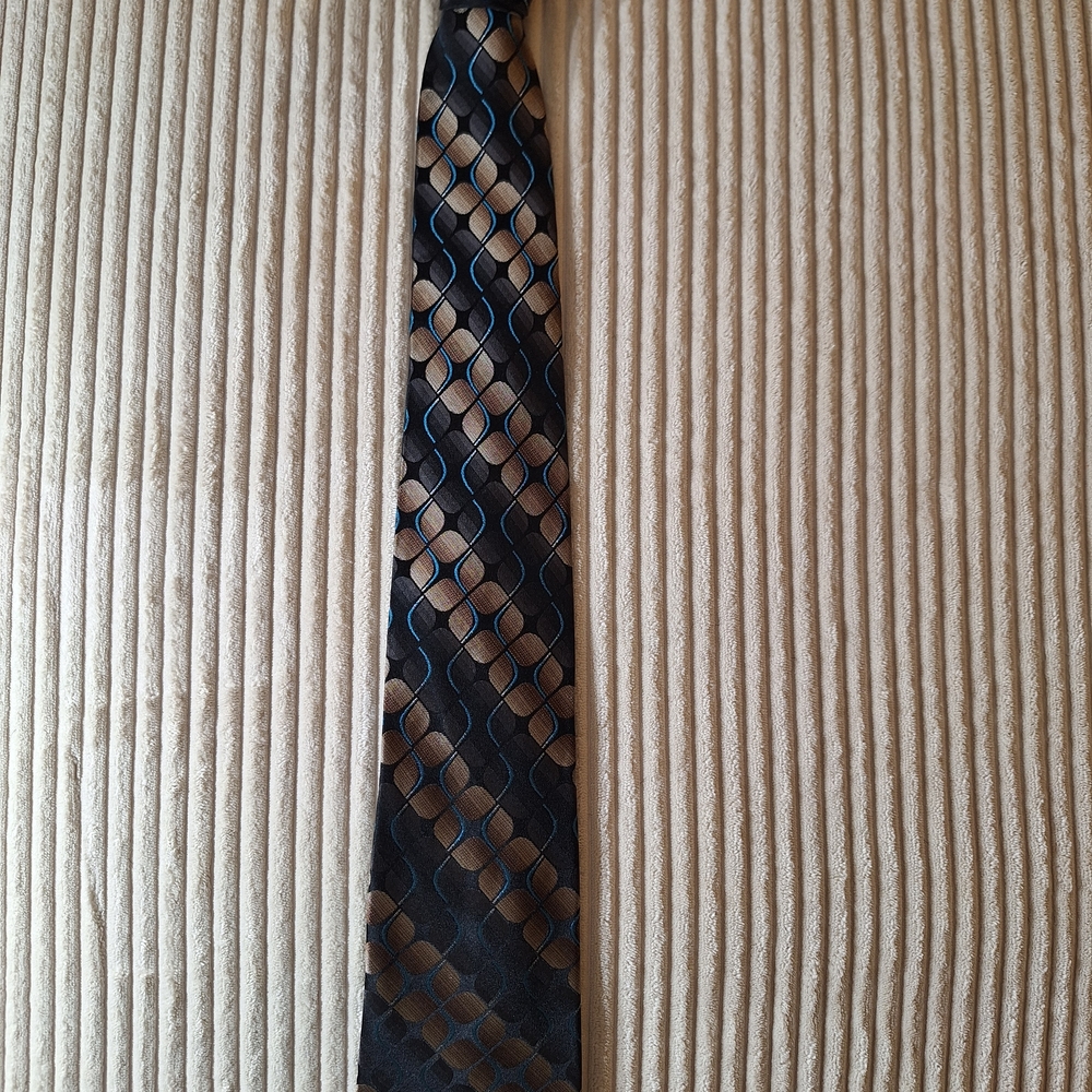 Elegant Tan and Brown Men's Tie